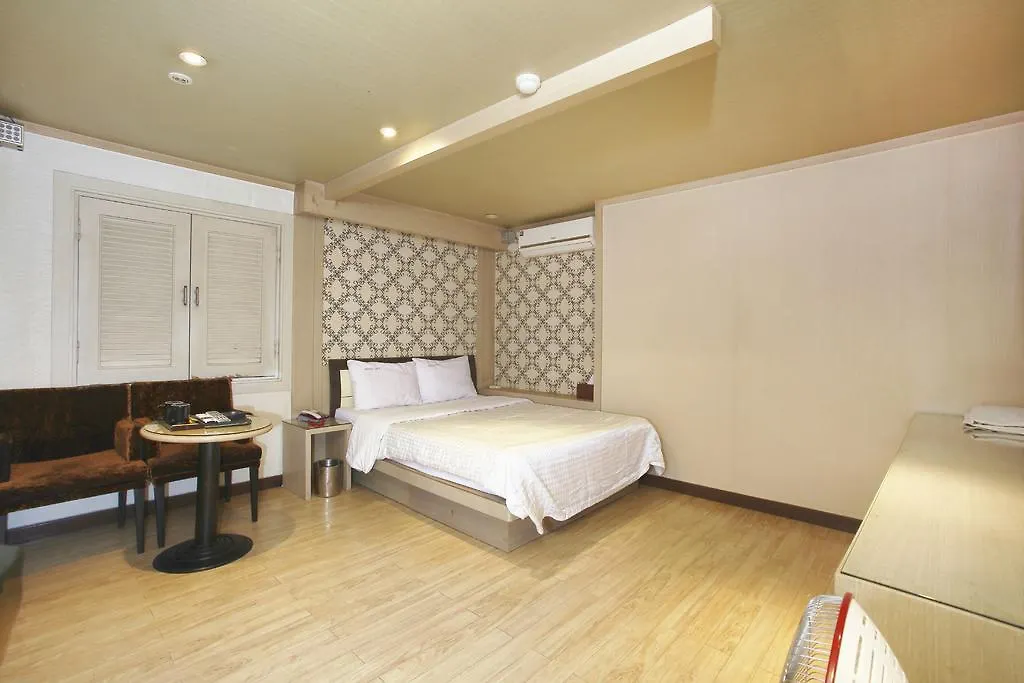 Sky Hotel Jongno Soul