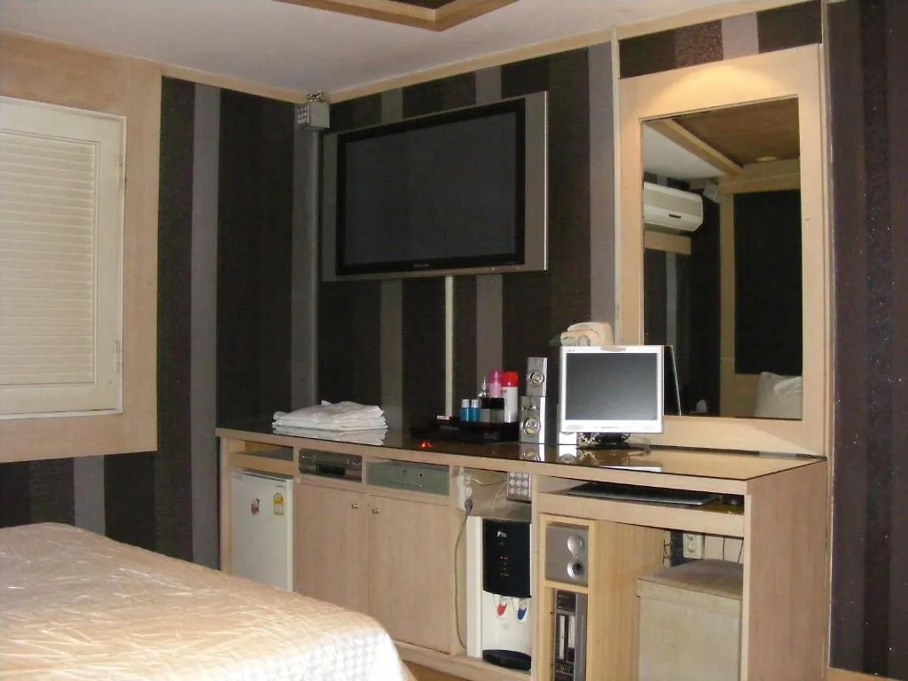 Sky Hotel Jongno Soul 2*,